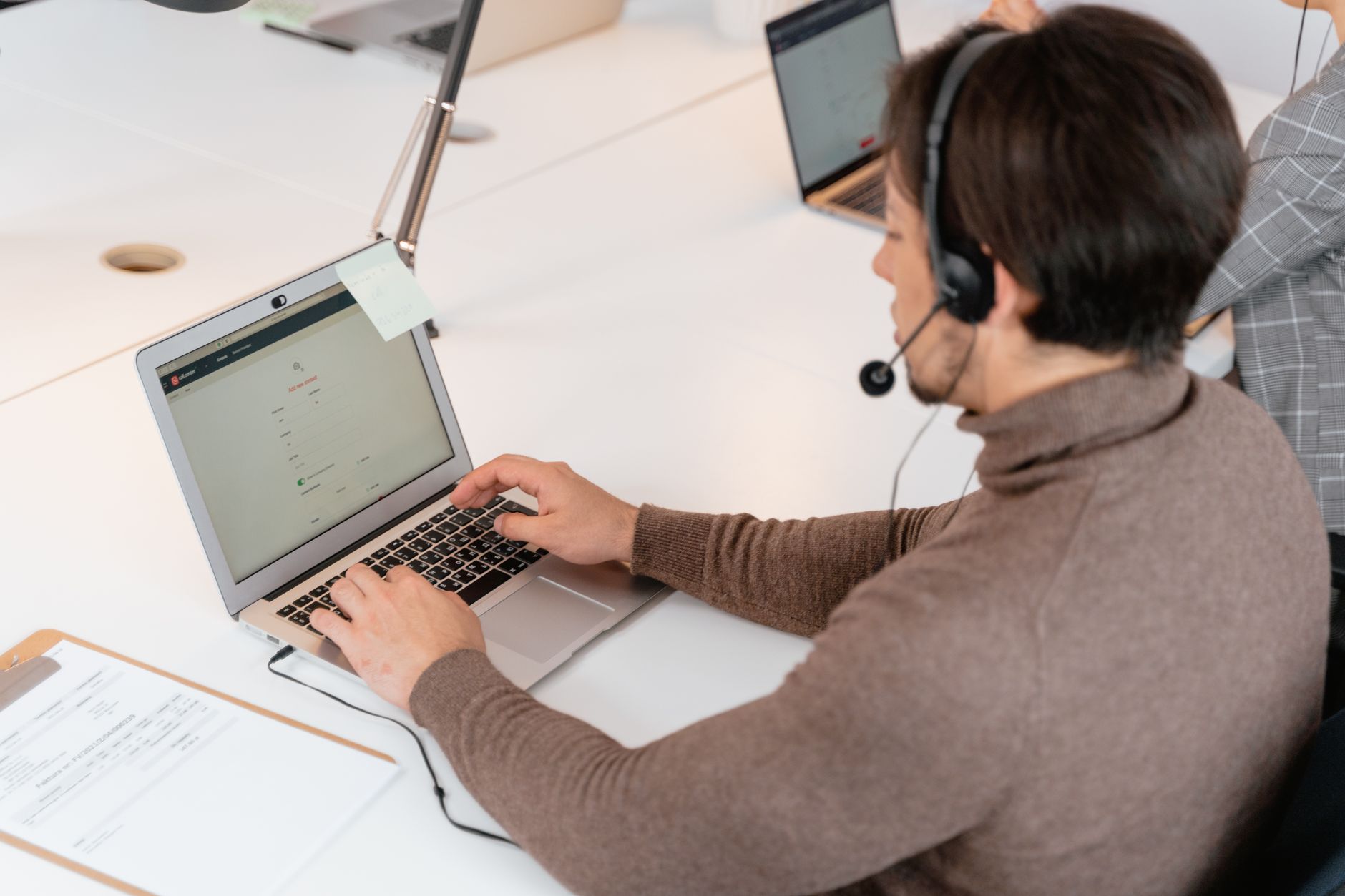 Local Reviews Strategy: Build Trust and Win Nearby Clients